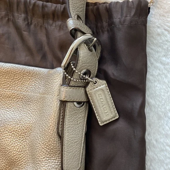 Coach large crossbody bag - Picture 12 of 14